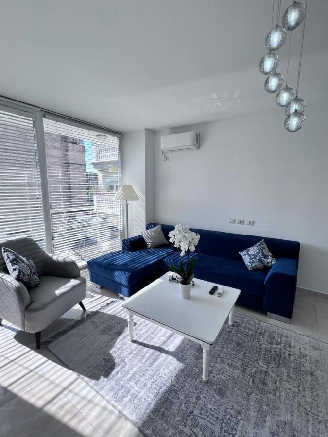 White Luxury Apartment Shkoder Exterior photo